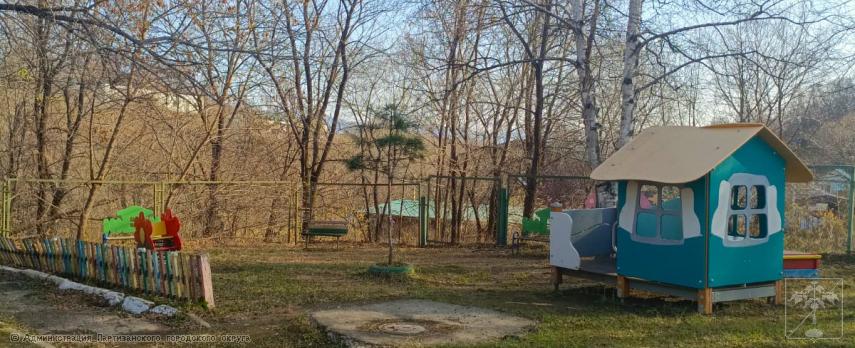 Оборудование прогулочного участка для детей-инвалидов и детей с ОВЗ (г.Партизанск) Оборудование прогулочного участка для детей-инвалидов и детей с ОВЗ (г.Партизанск)