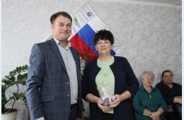 13.11.2025 Работу активистов Межрайонной организации ВОС отметили праздничными сувенирами  | Администрация муниципального округа город Партизанск Приморского края Официальный сайт